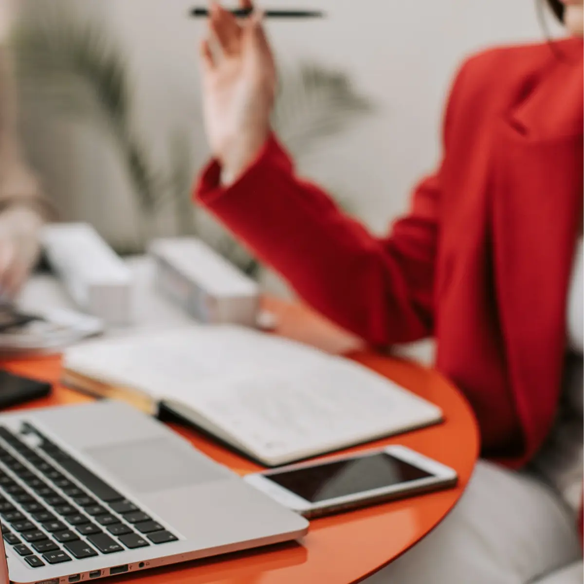 Red Modern Article LinkedIn Post (4)